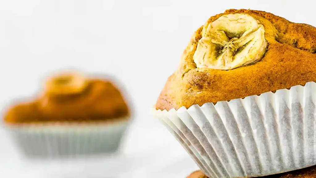 Deliciosos muffins caseros con nueces, una irresistible receta con nueces perfecta para el desayuno o la merienda.